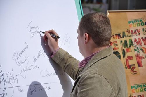 Deszczowy happening - galeria