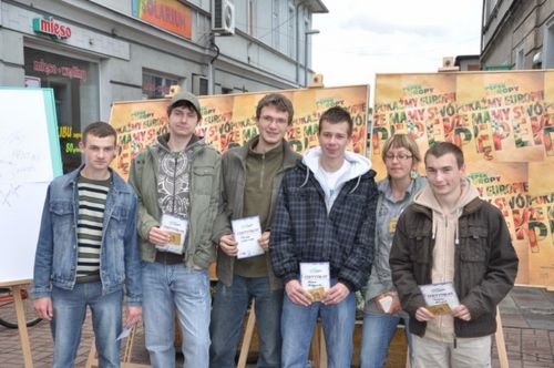 Deszczowy happening - galeria