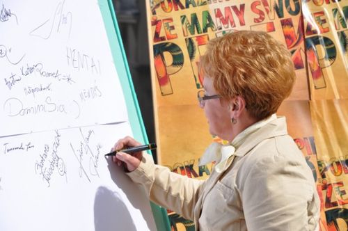 Deszczowy happening - galeria