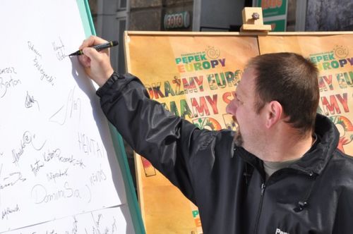 Deszczowy happening - galeria