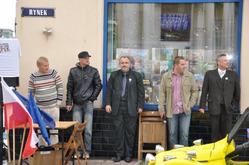 Deszczowy happening - galeria