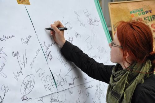 Deszczowy happening - galeria