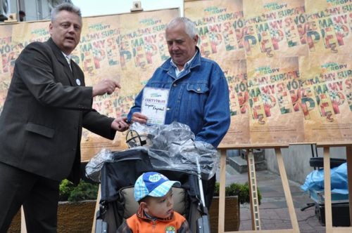 Deszczowy happening - galeria