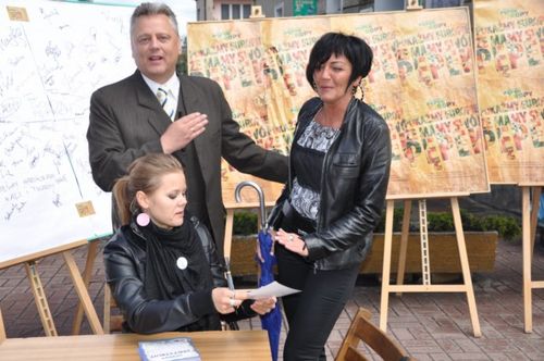 Deszczowy happening - galeria