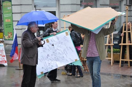 Deszczowy happening - galeria