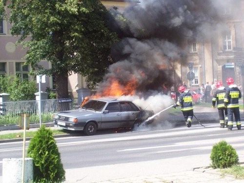 Spłonęło Audi - zdjęcia