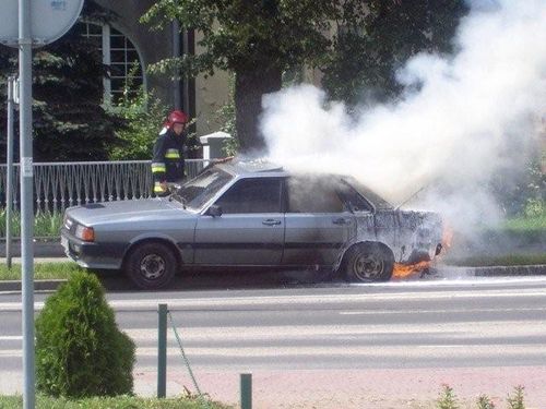 Spłonęło Audi - zdjęcia