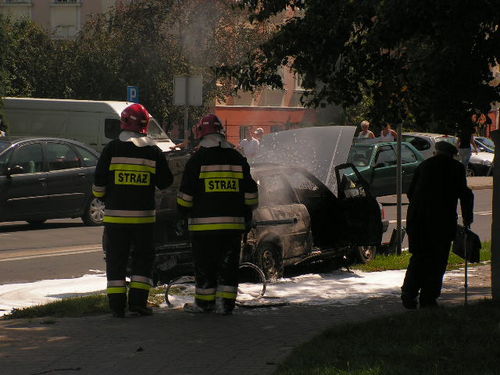 Spłonęło Audi - zdjęcia