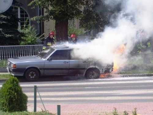 Spłonęło Audi - zdjęcia