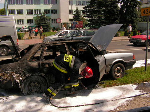 Spłonęło Audi - zdjęcia