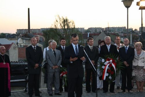 Oddali hołd pomordowanym - galeria