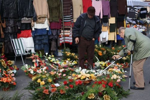 Tłoczno na targowisku - zdjęcia