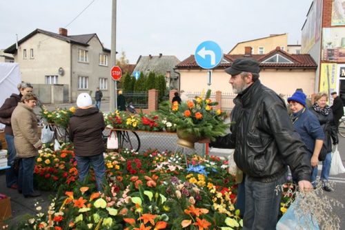 Tłoczno na targowisku - zdjęcia
