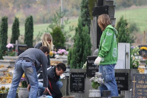 Przed dniem Wszystkich Świętych - galeria