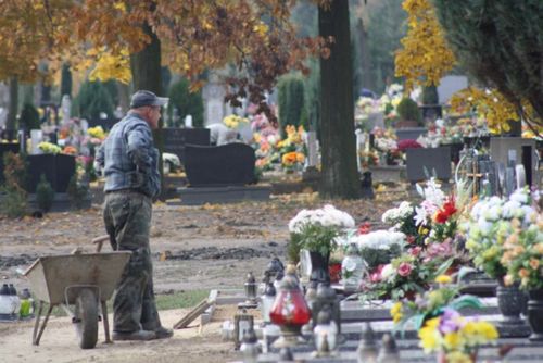 Przed dniem Wszystkich Świętych - galeria