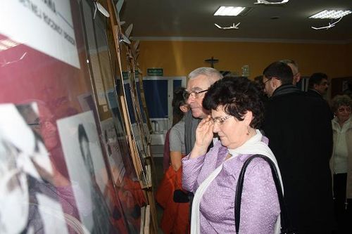 Uczcili pamięć rodaczki - zdjęcia