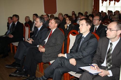 Dyskutowali o nowoczesnej  komunikacji - zdjęcia