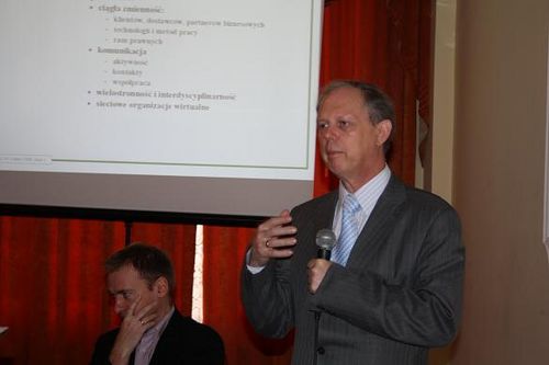 Dyskutowali o nowoczesnej  komunikacji - zdjęcia