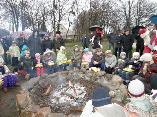 Plac zabaw na Mikołaja - zdjęcia