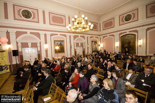 Oklaskiwani na stojąco - galeria