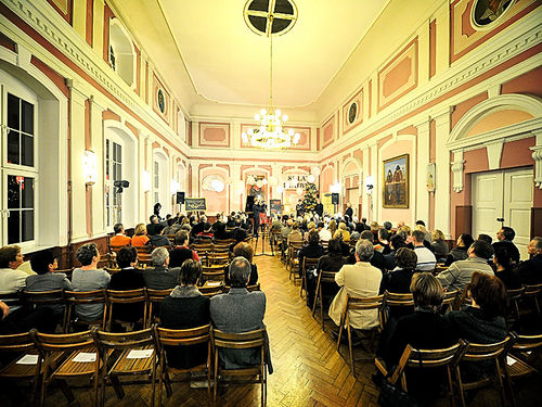 Oklaskiwani na stojąco - galeria