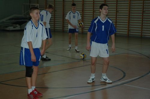 Seniorzy przegrywają, młodzicy w kratkę (galeria)