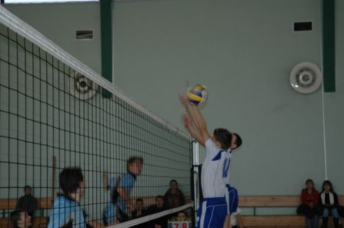 Seniorzy przegrywają, młodzicy w kratkę (galeria)