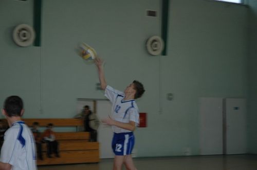 Seniorzy przegrywają, młodzicy w kratkę (galeria)