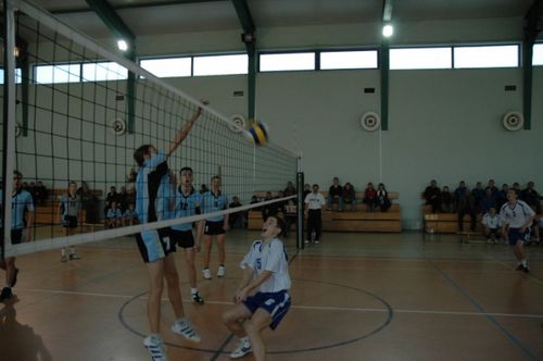 Seniorzy przegrywają, młodzicy w kratkę (galeria)