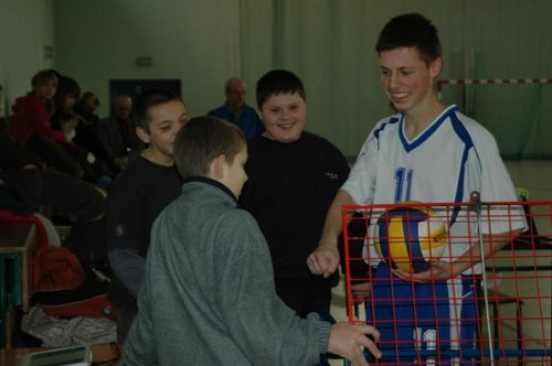 Seniorzy przegrywają, młodzicy w kratkę (galeria)