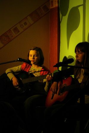 Sala wypełniona po brzegi - zdjęcia