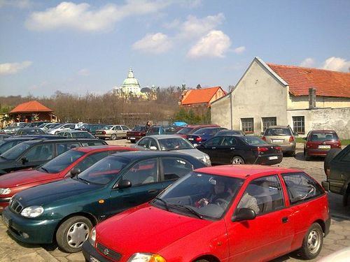 Tłumy na cmentarzu - zdjęcia