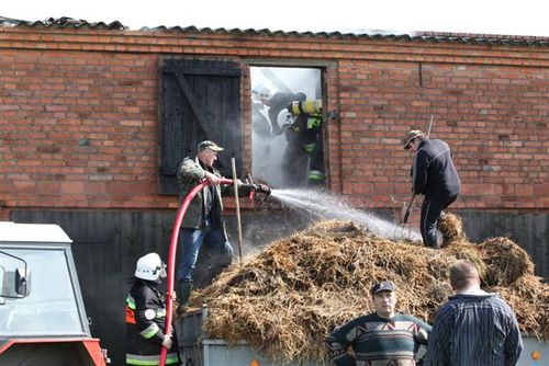 Piorun uderzył w budynek ? zdjęcia
