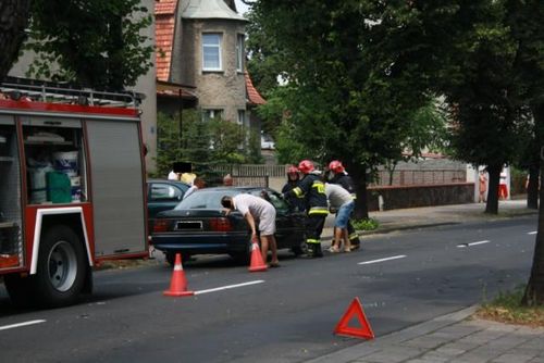 Zasnął za kierownicą - zdjęcia