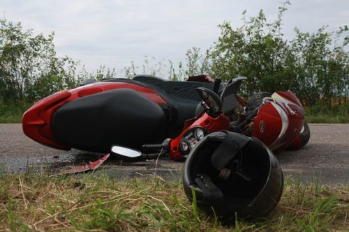 Motorowerzysta trafił do szpitala - zdjęcia