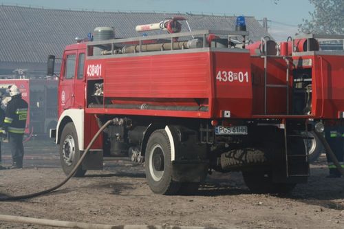 Spłonęła stodoła i dwa ciągniki ? zdjęcia