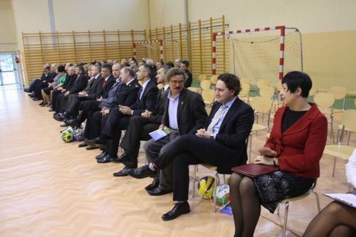 Kiedyś ściernisko, dzisiaj  boisko - galeria