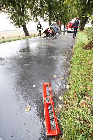 Po uderzeniu rozpadł się na części - zdjęcia