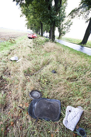 Po uderzeniu rozpadł się na części - zdjęcia