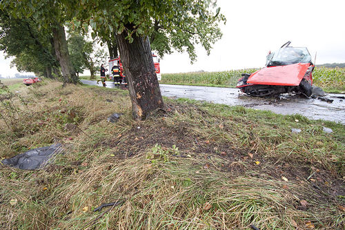 Po uderzeniu rozpadł się na części - zdjęcia