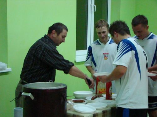 Deszcz pokonał piłkarzy - zdjęcia