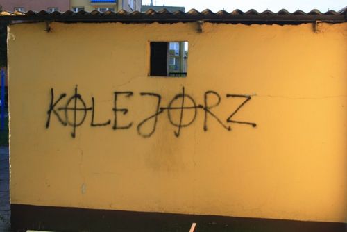 Wandale oszpecili bloki - zdjęcia