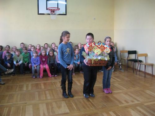 Pasowanie z angielskim akcentem - zdjęcia