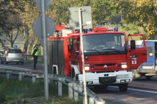 Plama na rondzie - zdjęcia