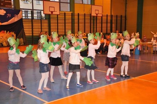 Pierwszaki złożyły ślubowanie- galeria