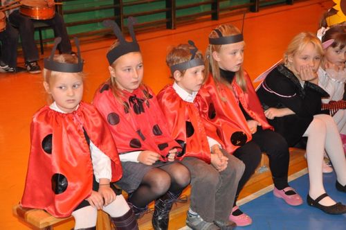 Pierwszaki złożyły ślubowanie- galeria