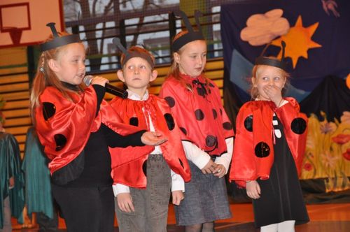 Pierwszaki złożyły ślubowanie- galeria