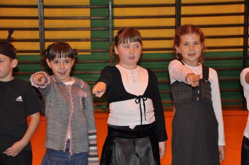 Pierwszaki złożyły ślubowanie- galeria