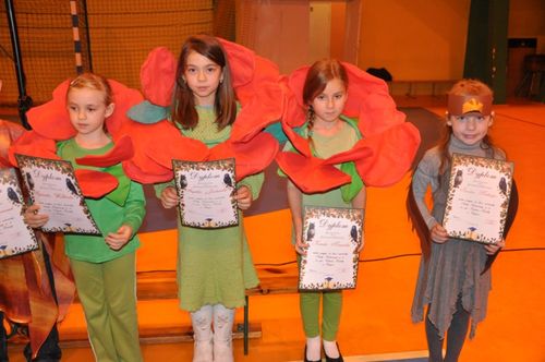 Pierwszaki złożyły ślubowanie- galeria