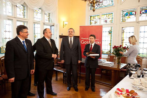 Patriotyczny prezent od Lewicy - zdjęcia